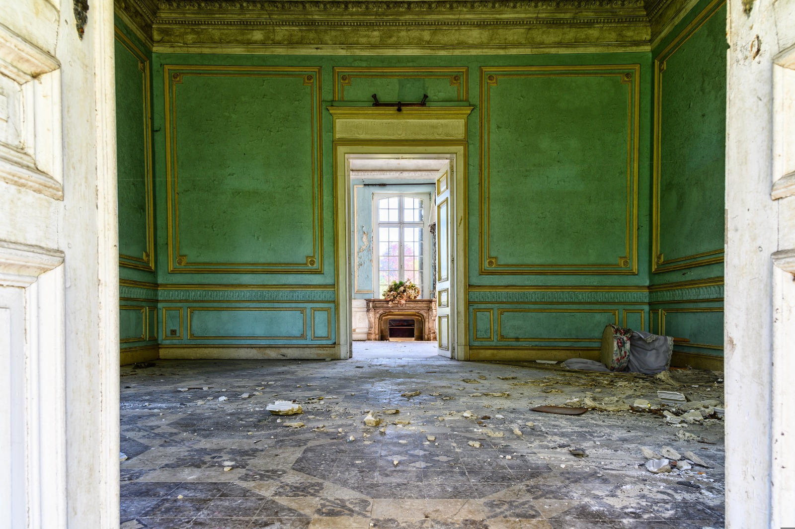 Historic interior space awaiting strategic restoration and activation